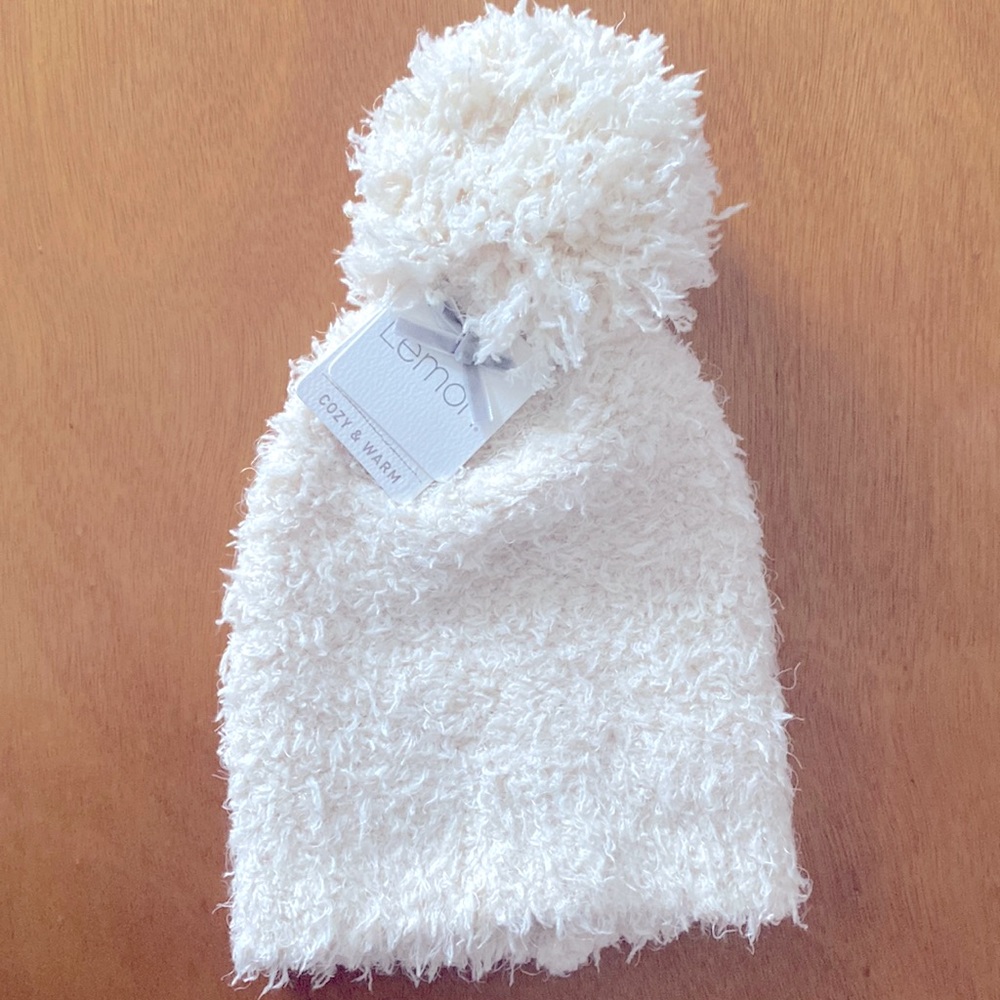 NWT Super Soft & Cozy Hat